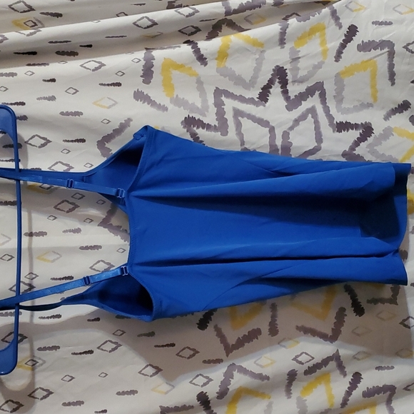 Rhonda Sheer Built in Bra Fitted Tank XL - Picture 4 of 5